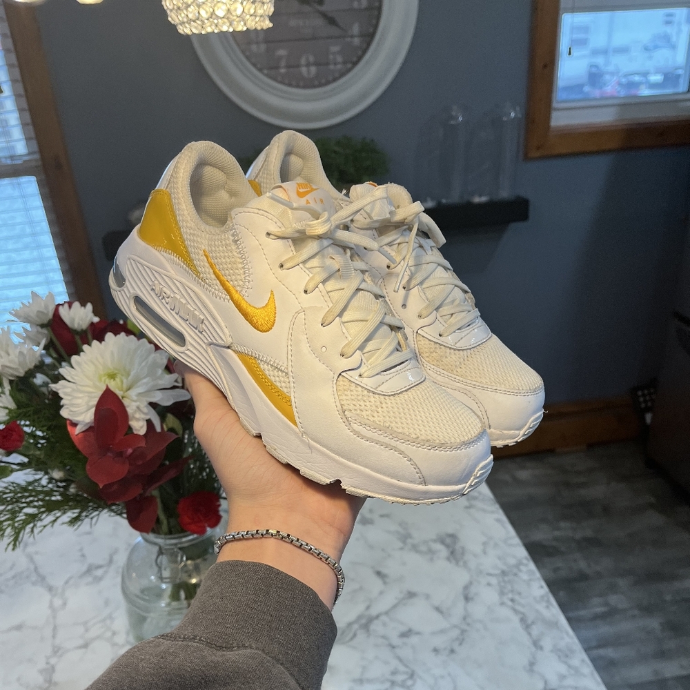 NIKE Air Max